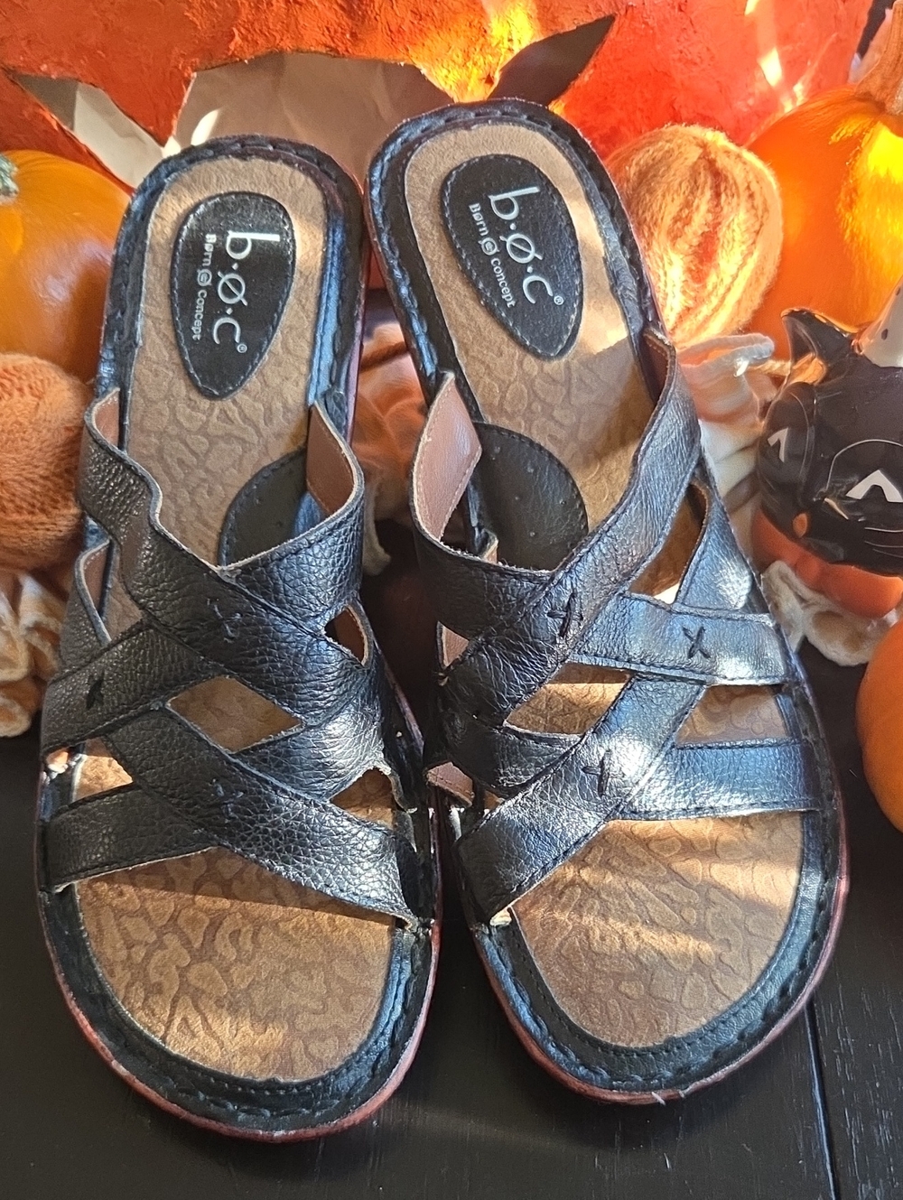b.o.c. Black Leather Crisscross Slide Sandals for Women, Size 8M